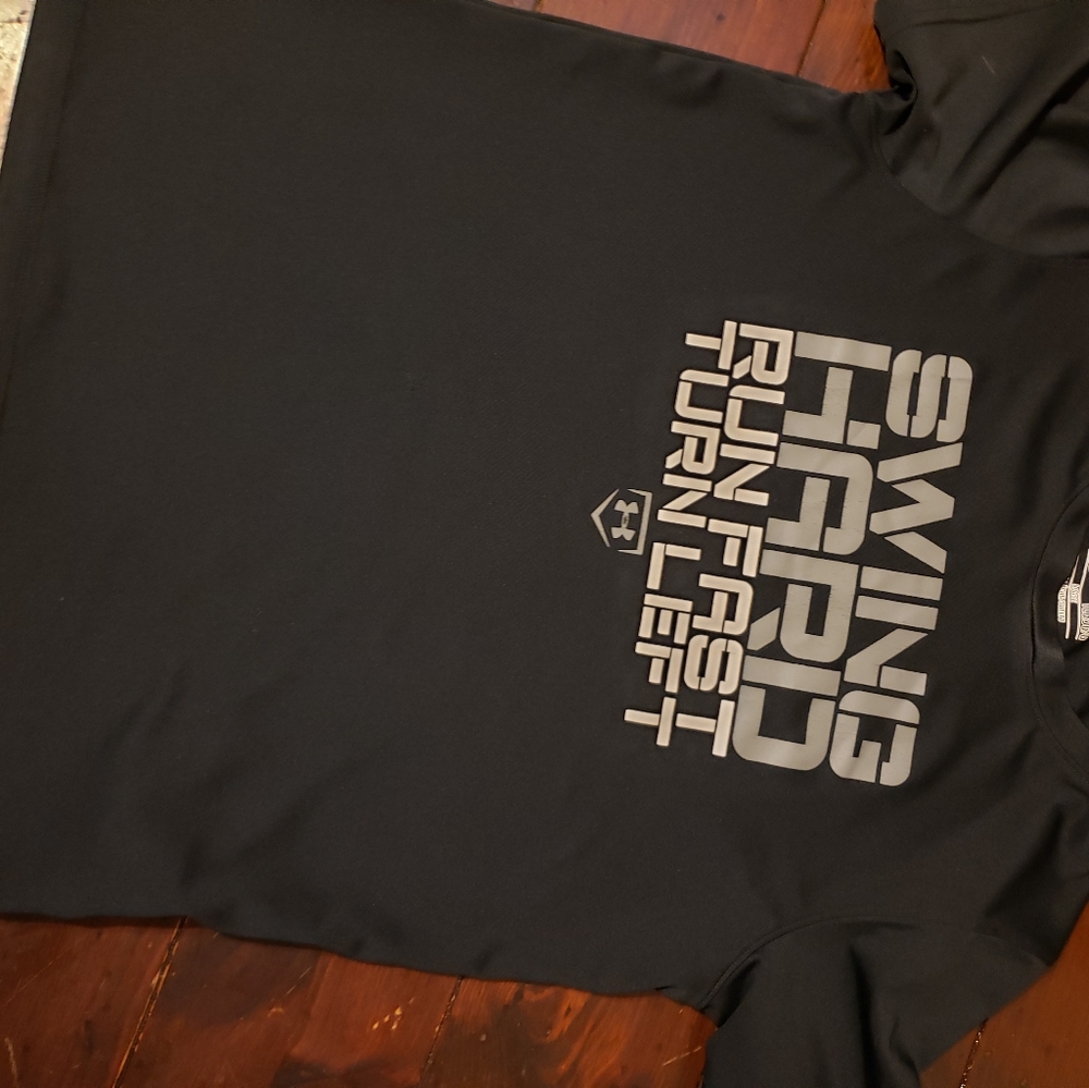 Under Armour Dry Fit Youth Large Top